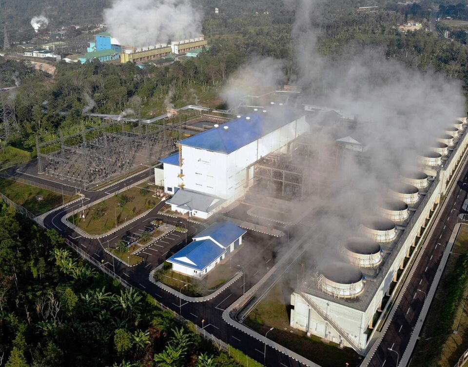 Energi Terbarukan Langkah Indonesia Menuju Kemandirian Energi dan Pengurangan Emisi Karbon