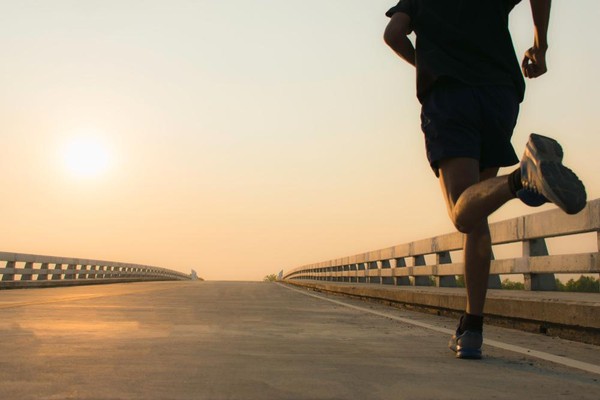 Olahraga: Lari Meningkatkan Kekuatan Otot dan Keseimbangan Tubuh Melalui Aktivitas Lari Rutin